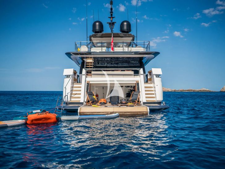 ALVIUM Ferretti Custom Line 106 - water toys ALVIUM Ferretti Custom Line 106 - water toys
