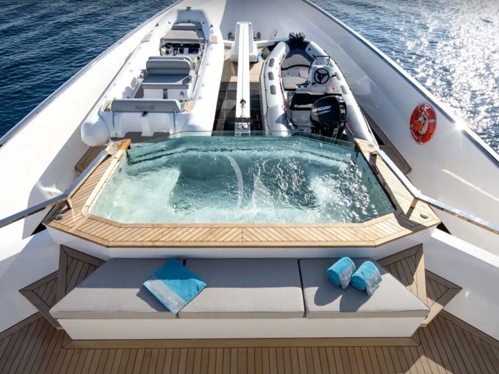 AL WAAB Alia 55m - jacuzzi AL WAAB Alia 55m - jacuzzi