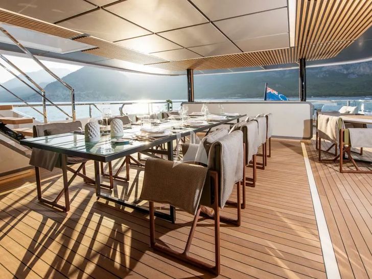 AL WAAB Alia 55m - sky deck dining area AL WAAB Alia 55m - sky deck dining area