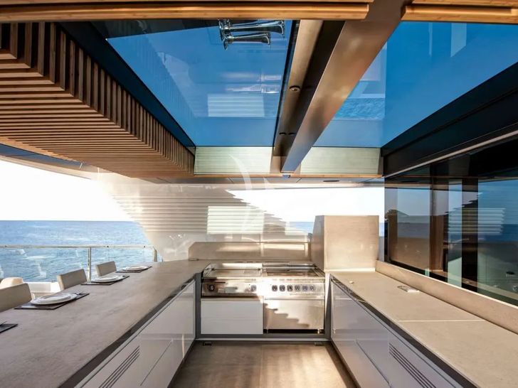 AL WAAB Alia 55m - sun deck bar dining area AL WAAB Alia 55m - sun deck bar dining area