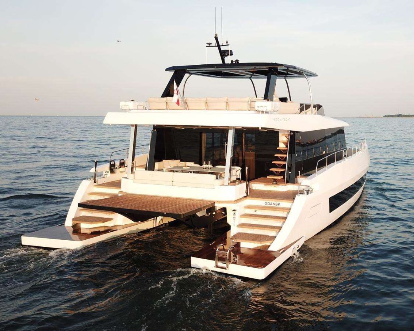 ARCTIC MOON - MOON 6TY Power Gen. 2 - 5 cabins - Nassau - Exumas - Bahamas