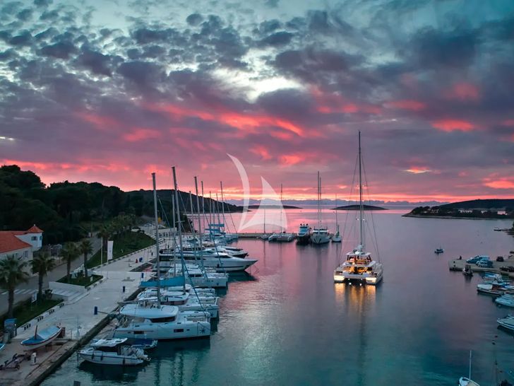 AMADA MIA Lagoon 65 - under the sunset AMADA MIA Lagoon 65 - under the sunset