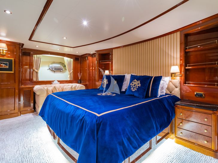 AMADEA Benetti Classic 115 VIP cabin AMADEA Benetti Classic 115 VIP cabin