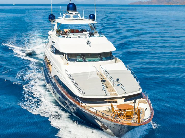 AMADEA Benetti Classic 115 cruising bow view