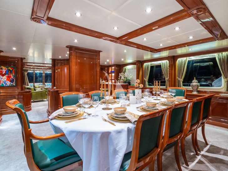 AMADEA Benetti Classic 115 indoor dining AMADEA Benetti Classic 115 indoor dining