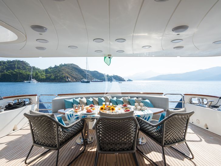 AMADEA Benetti Classic 115 main aft dining AMADEA Benetti Classic 115 main aft dining