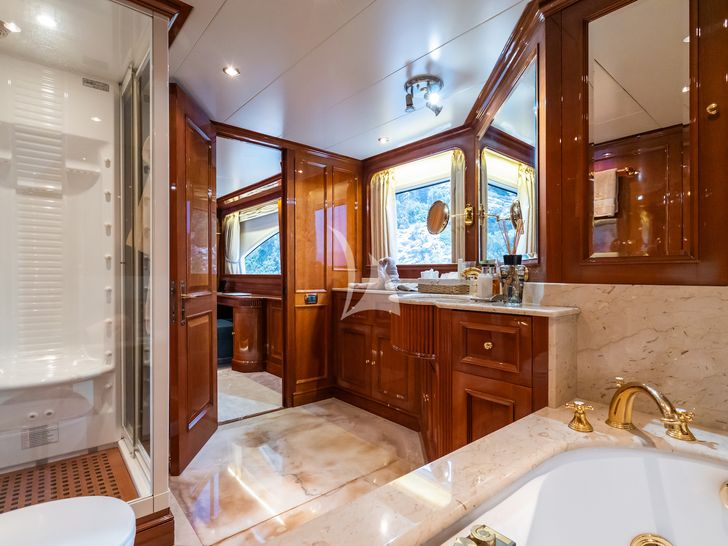 AMADEA Benetti Classic 115 master cabin bathroom AMADEA Benetti Classic 115 master cabin bathroom