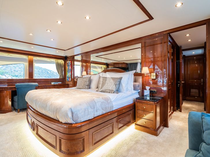 AMADEA Benetti Classic 115 master cabin AMADEA Benetti Classic 115 master cabin