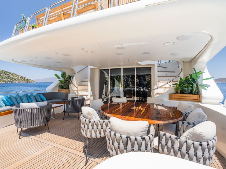 AMADEA Benetti Classic 115 sky deck seating and dining AMADEA Benetti Classic 115 sky deck seating and dining