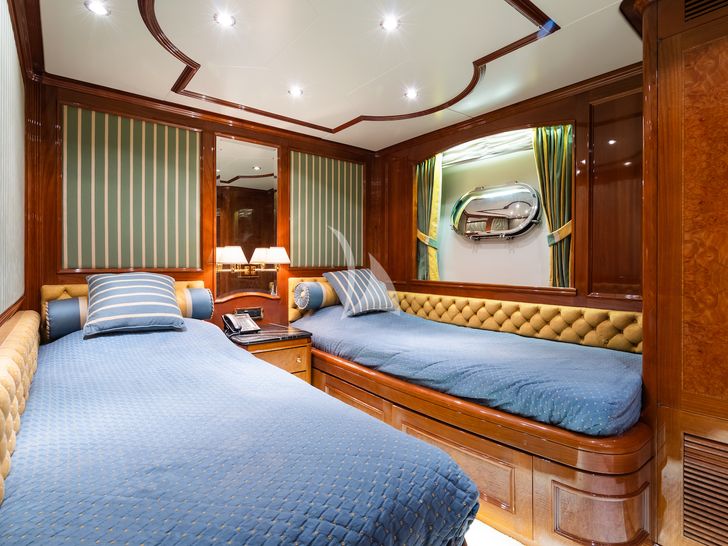 AMADEA Benetti Classic 115 twin cabin 1