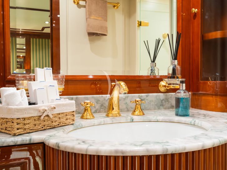 AMADEA Benetti Classic 115 twin cabin bathroom AMADEA Benetti Classic 115 twin cabin bathroom