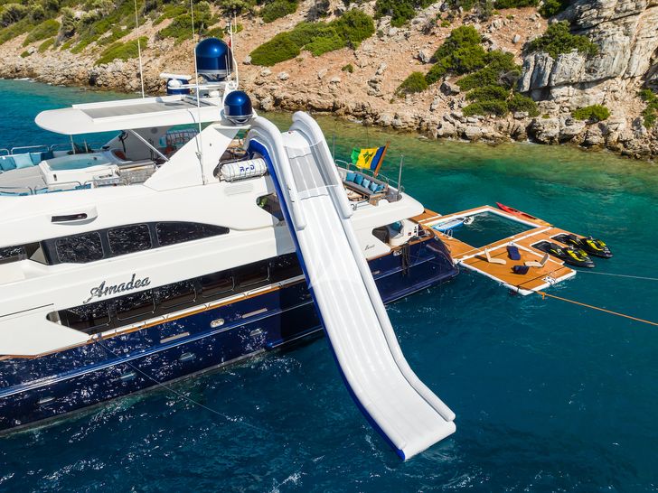 AMADEA Benetti Classic 115 with water slide AMADEA Benetti Classic 115 with water slide