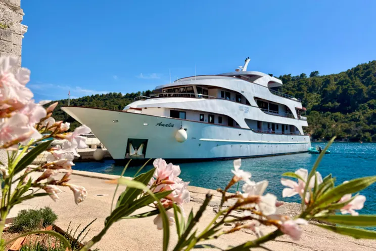 Charter Yacht AMALIA - Custom Motor Yacht 39m - 18 Cabins - Split - Hvar - Dubrovnik - Trogir - Croatia