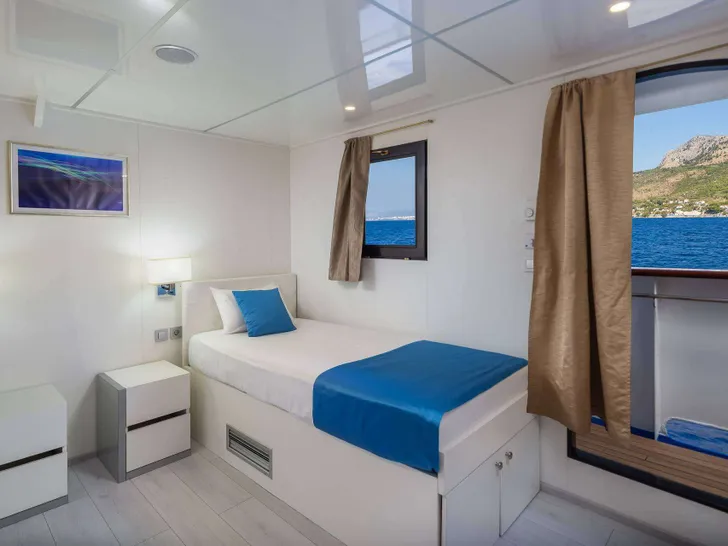 AMALIA Custom Motor Yacht 39m - twin cabin AMALIA Custom Motor Yacht 39m - twin cabin