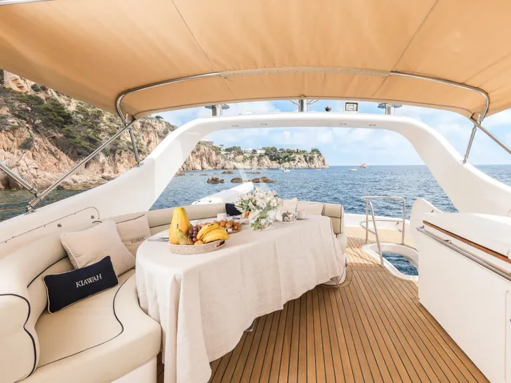 AMANI Astondoa 72 - flybridge dining area AMANI Astondoa 72 - flybridge dining area