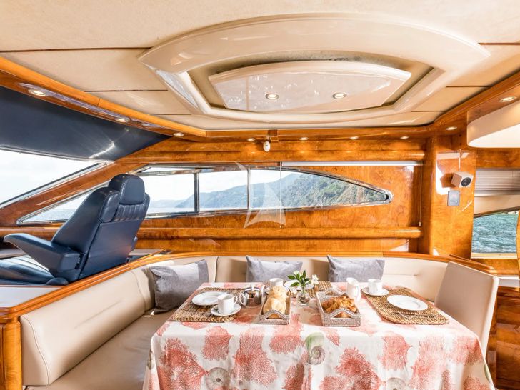 AMANI Astondoa 72 - saloon dining area AMANI Astondoa 72 - saloon dining area