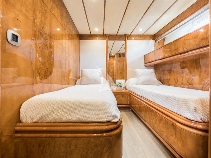 AMANI Astondoa 72 - twin cabin 1 AMANI Astondoa 72 - twin cabin 1