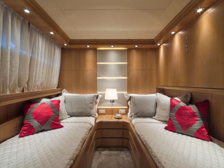AMAYA Maiora 32 DP Fly - twin cabin AMAYA Maiora 32 DP Fly - twin cabin