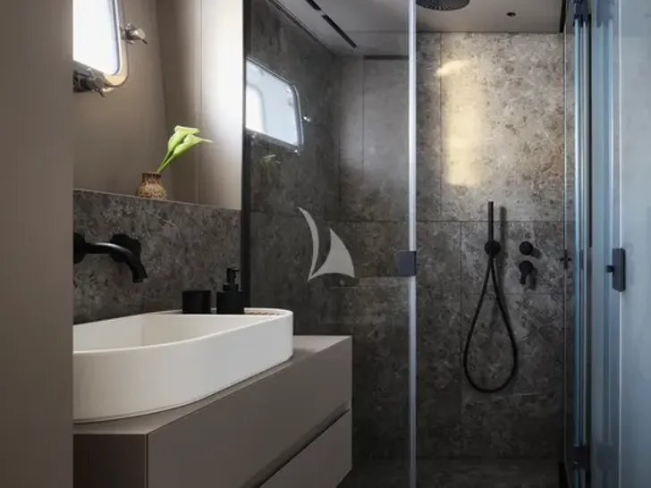 AMAZING GRACE Sanlorenzo SL110 Asymmetric - twin cabin bathroom AMAZING GRACE Sanlorenzo SL110 Asymmetric - twin cabin bathroom