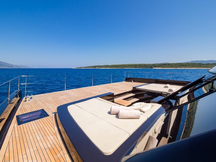 AMBER ONE Sunreef Dining AMBER ONE Sunreef Dining