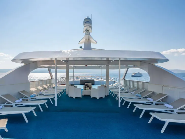 AMALIA Custom Motor Yacht 39m - sundeck lounge AMALIA Custom Motor Yacht 39m - sundeck lounge