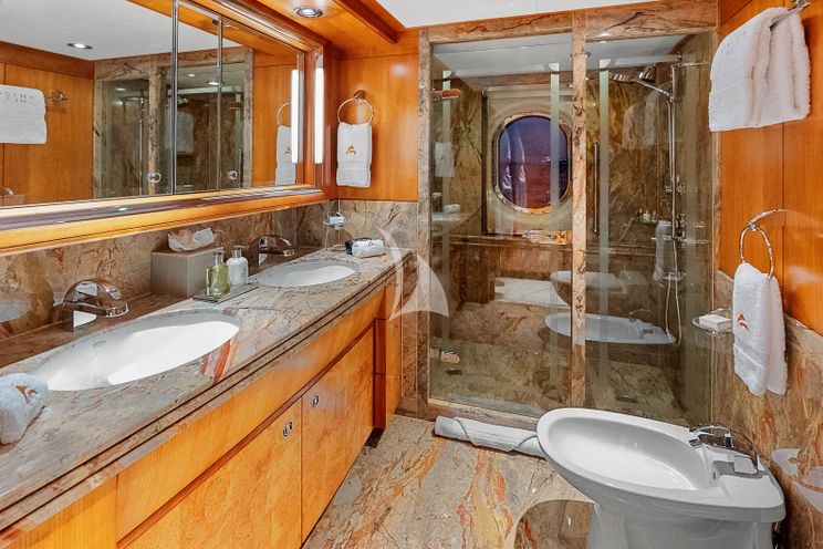 Charter Yacht AMICA MEA - Hakvoort 152 - 5 Cabins - St Martin - St Barths - Leewards - Caribbean