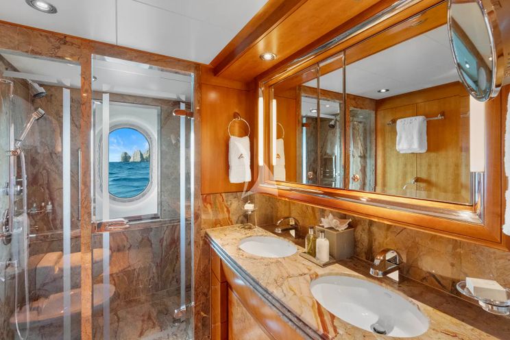 Charter Yacht AMICA MEA - Hakvoort 152 - 5 Cabins - St Martin - St Barths - Leewards - Caribbean