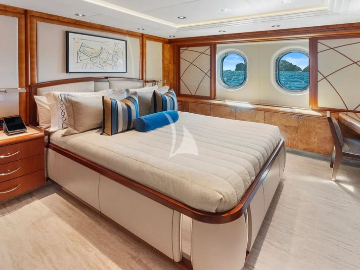 AMICA MEA Hakvoort 152 - VIP cabin 2 AMICA MEA Hakvoort 152 - VIP cabin 2