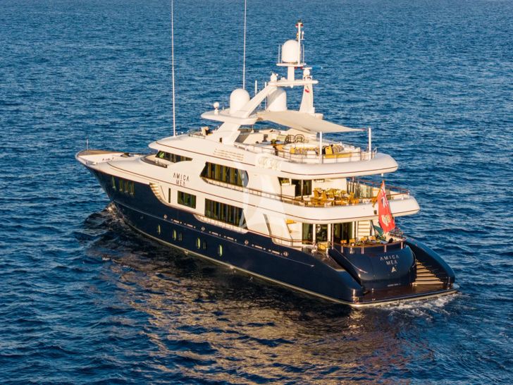 AMICA MEA Hakvoort 152 - aft shot AMICA MEA Hakvoort 152 - aft shot