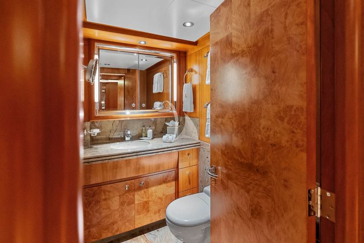 Charter Yacht AMICA MEA - Hakvoort 152 - 5 Cabins - St Martin - St Barths - Leewards - Caribbean