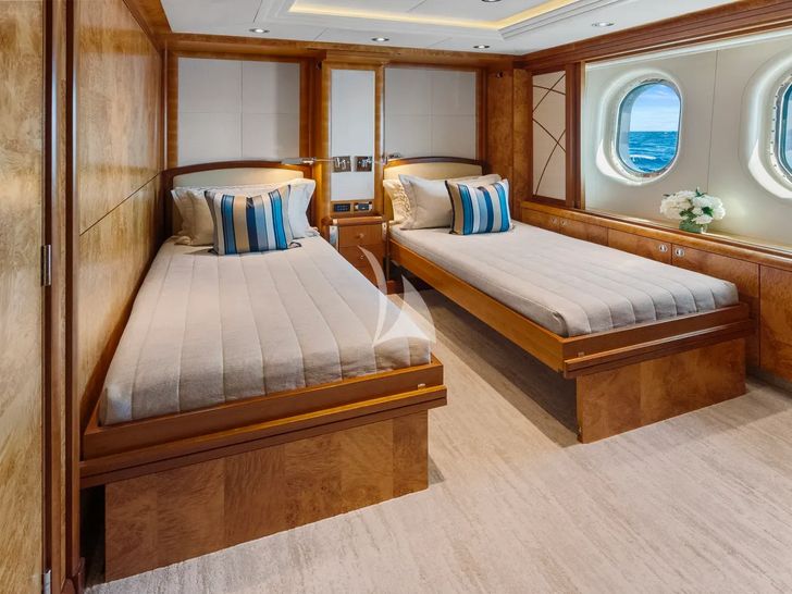 AMICA MEA Hakvoort 152 - twin cabin AMICA MEA Hakvoort 152 - twin cabin
