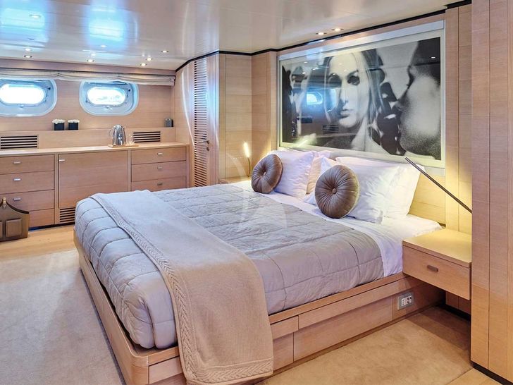 AMICI PER SEMPRE Baglietto 34m - master cabin other angle AMICI PER SEMPRE Baglietto 34m - master cabin other angle