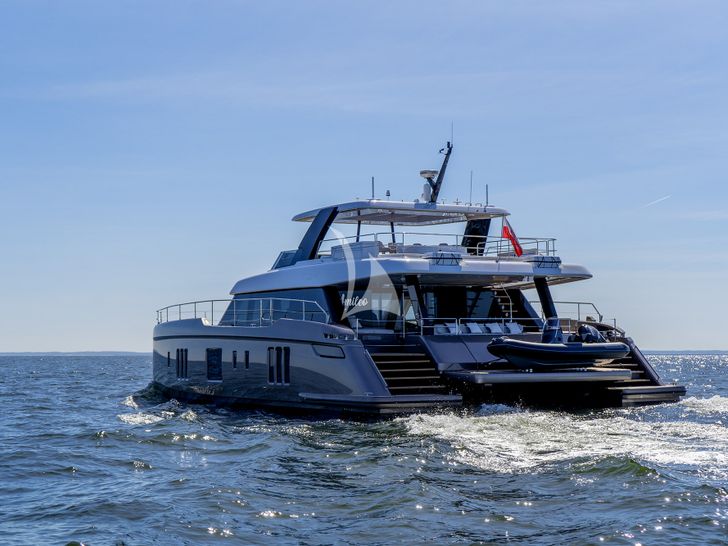 AMILEO Sunreef 70 - cruising aft shot AMILEO Sunreef 70 - cruising aft shot