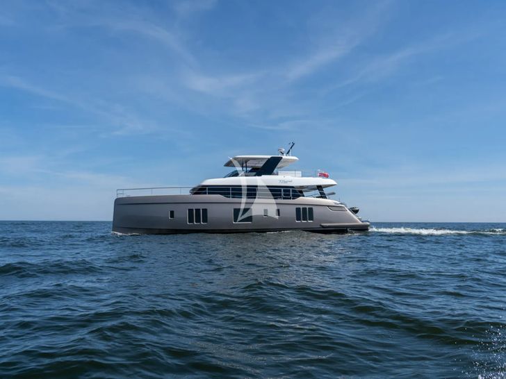 AMILEO Sunreef 70 - cruising AMILEO Sunreef 70 - cruising