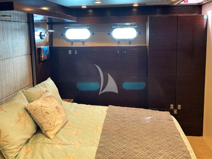 AMMONITE Nordhavn Custom 23m VIP cabin 1 AMMONITE Nordhavn Custom 23m VIP cabin 1