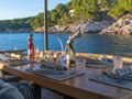 AMMONITE Numarine 78 alfresco dining set up AMMONITE Numarine 78 alfresco dining set up