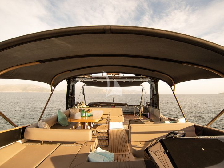 AMMONITE Numarine 78 flybridge AMMONITE Numarine 78 flybridge