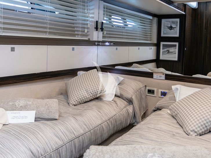 AMMONITE Numarine 78 twin cabin 1 AMMONITE Numarine 78 twin cabin 1