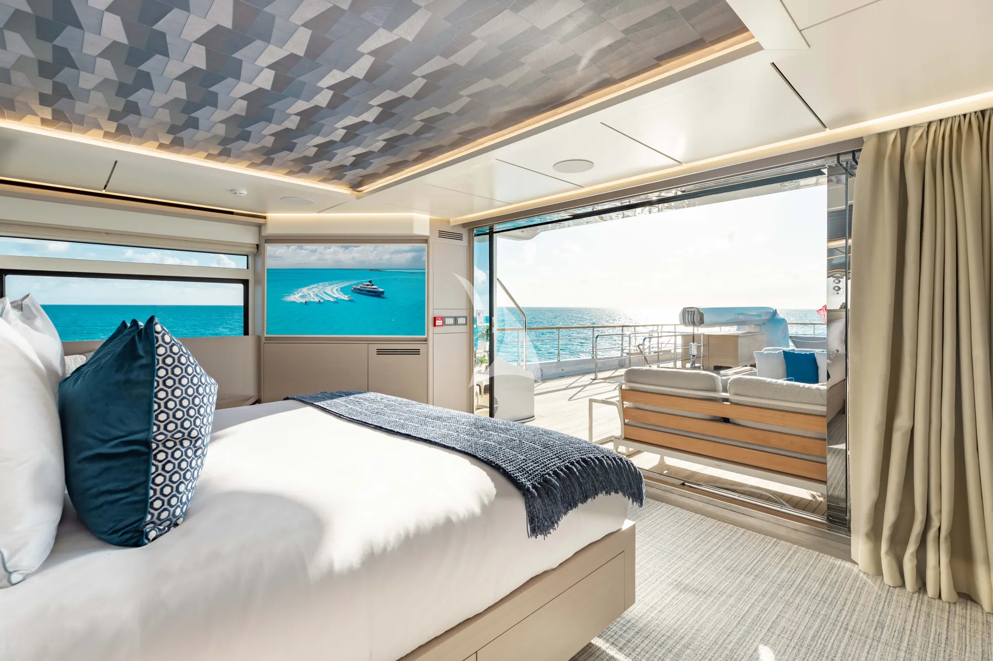 Charter Yacht AMORE - Numarine 37 XP - 6 Cabins - Nassau - Exumas - Bahamas