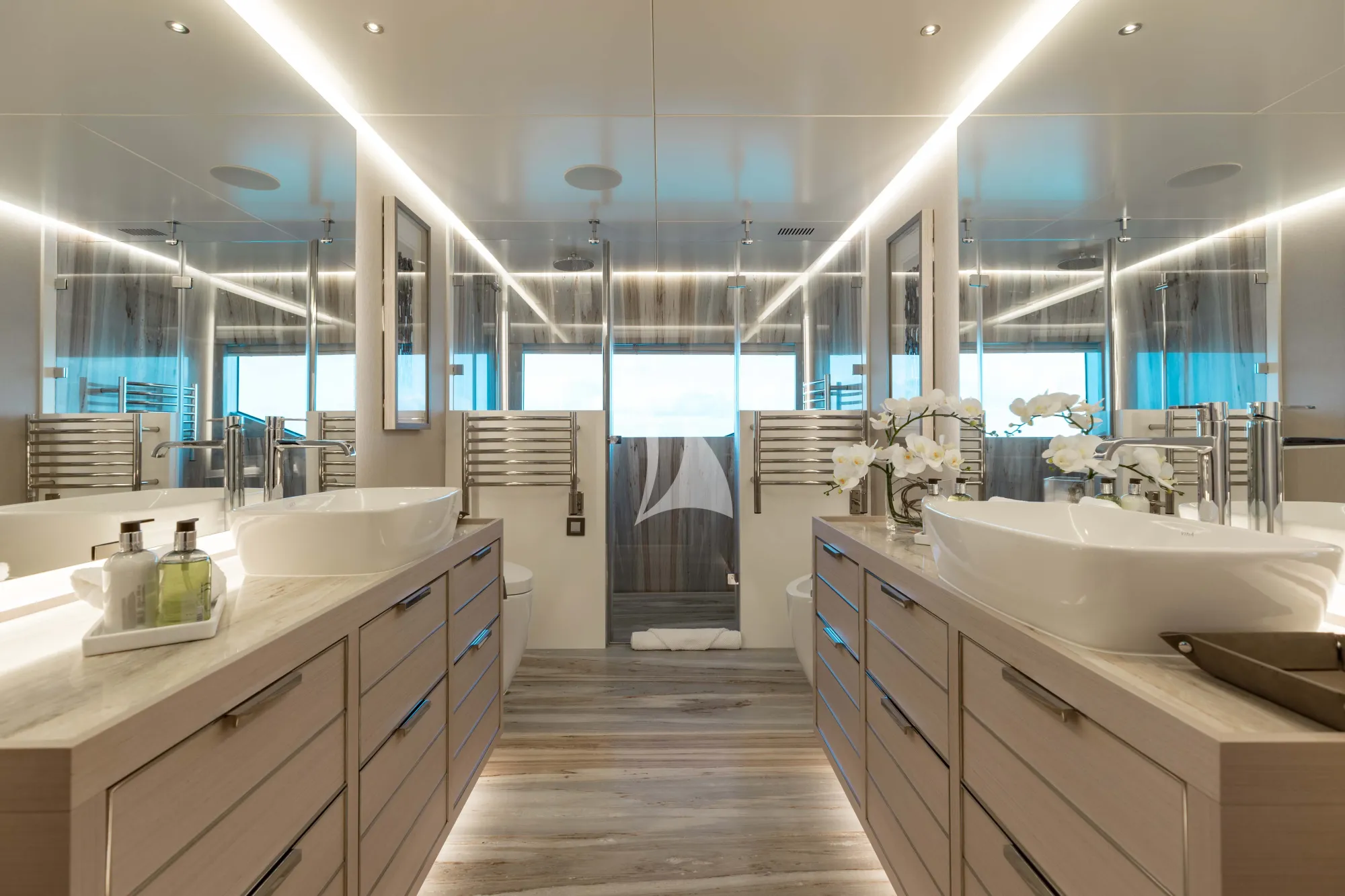 Charter Yacht AMORE - Numarine 37 XP - 6 Cabins - Nassau - Exumas - Bahamas