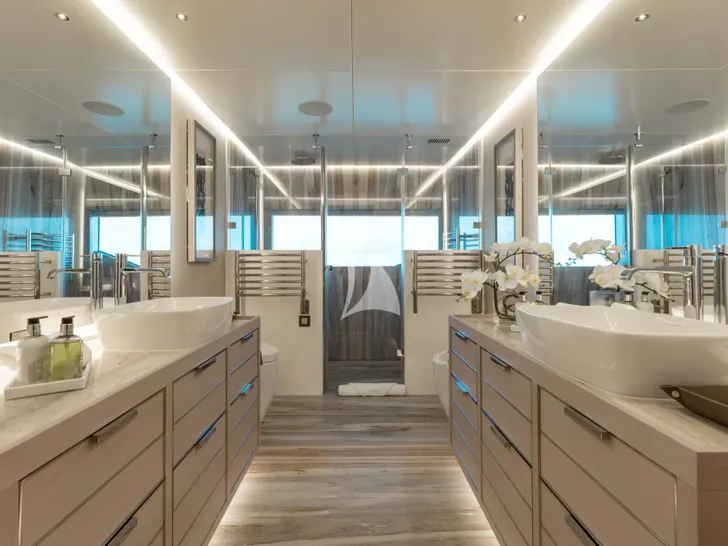 AMORE Numarine 37 XP - master cabin sky deck bathroom AMORE Numarine 37 XP - master cabin sky deck bathroom