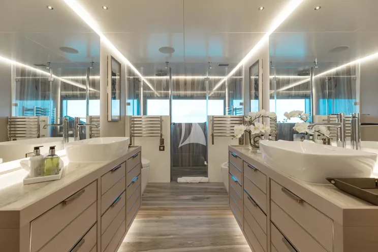 Charter Yacht AMORE - Numarine 37 XP - 6 Cabins - Nassau - Exumas - Bahamas