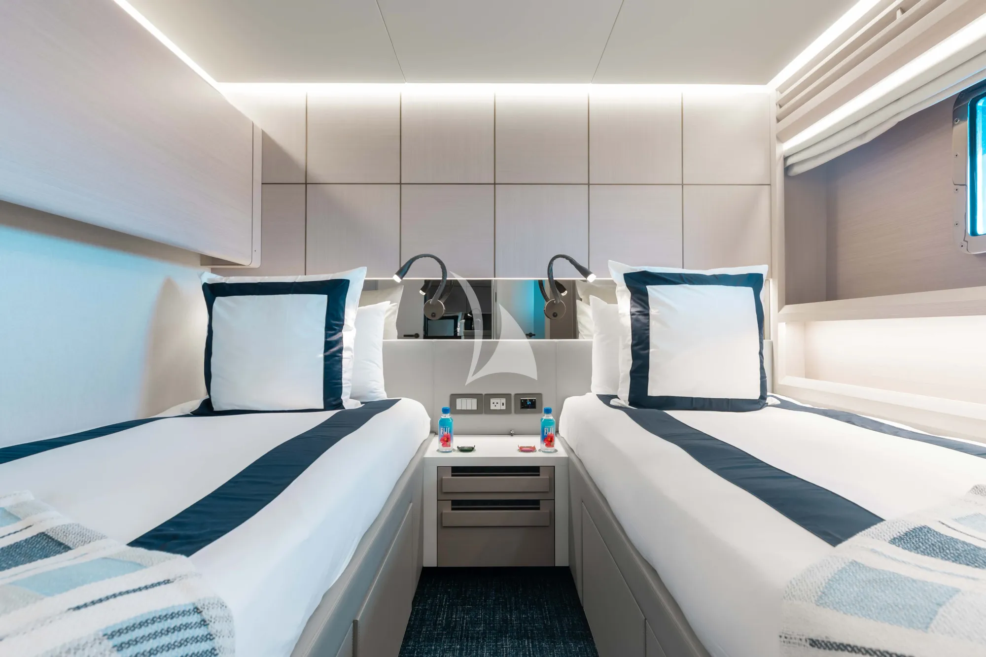 Charter Yacht AMORE - Numarine 37 XP - 6 Cabins - Nassau - Exumas - Bahamas