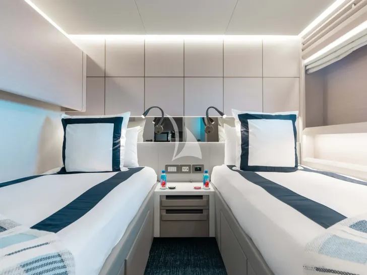 AMORE Numarine 37 XP - twin cabin AMORE Numarine 37 XP - twin cabin