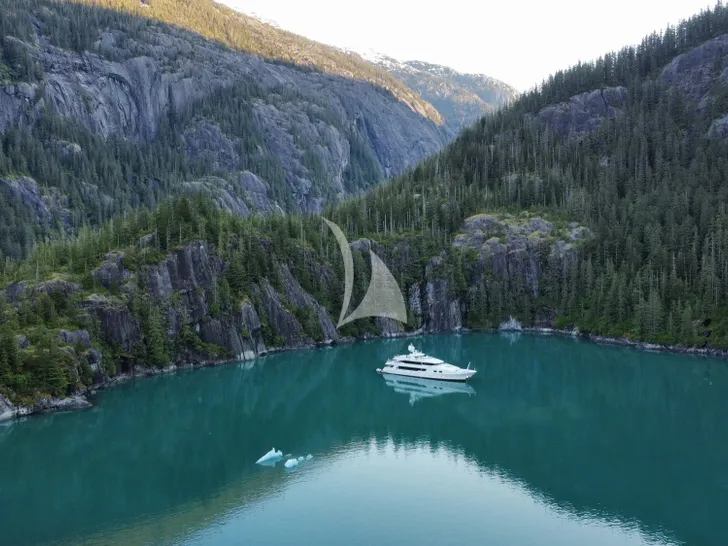 AMORE Christensen 157 - anchored aerial shot AMORE Christensen 157 - anchored aerial shot