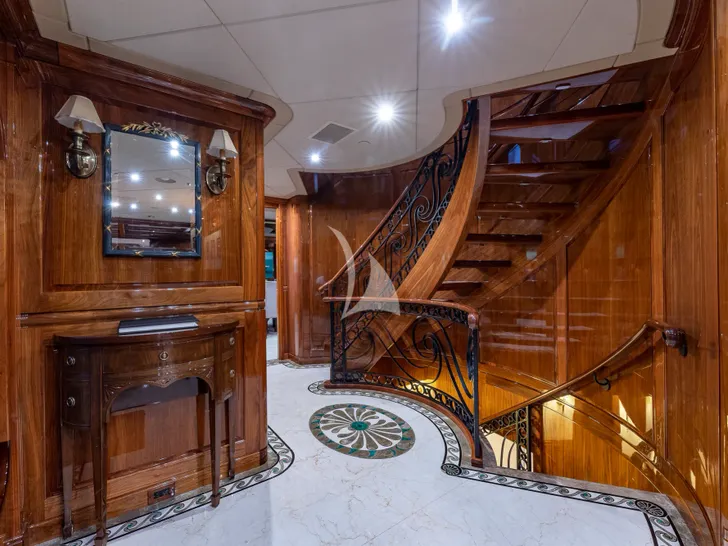 AMORE Christensen 157 - main deck foyer AMORE Christensen 157 - main deck foyer