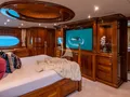AMORE Christensen 157 - master cabin bed and TV AMORE Christensen 157 - master cabin bed and TV
