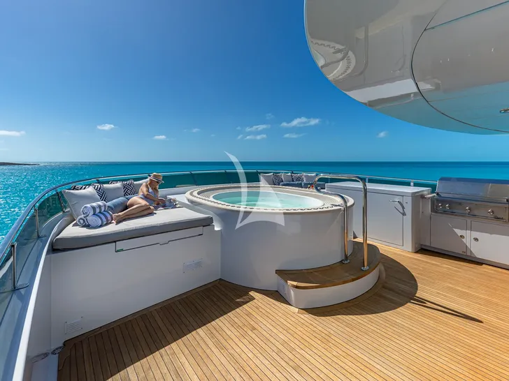 AMORE Christensen 157 - sundeck jacuzzi and sunbathing area AMORE Christensen 157 - sundeck jacuzzi and sunbathing area