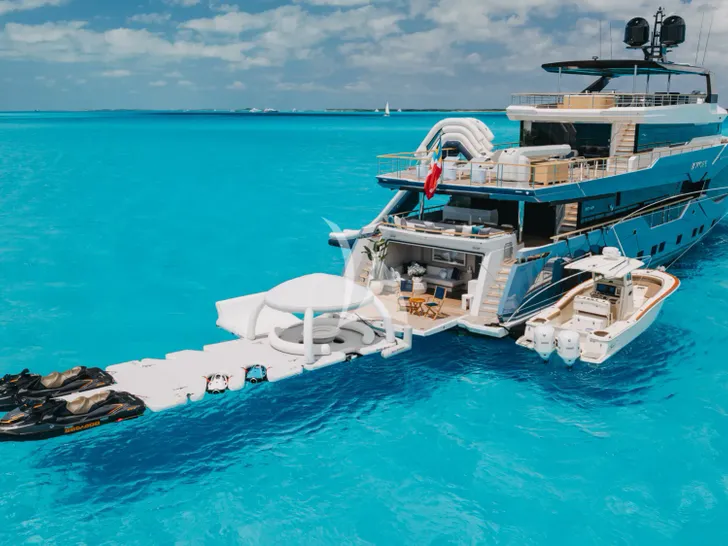 AMORE Numarine 37 XP - with the water toys AMORE Numarine 37 XP - with the water toys