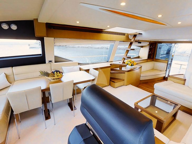 AMY Ferretti 630 - saloon dining area AMY Ferretti 630 - saloon dining area